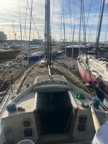 'Tumblehome' S&S 30 photo